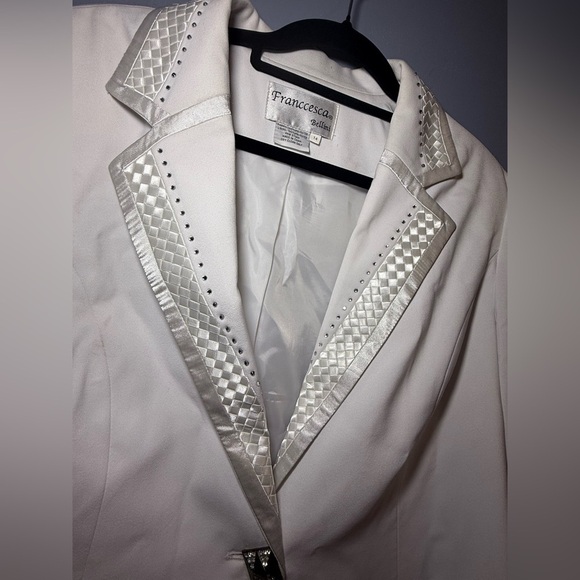 Francesca's Betini White Blazer Tailored Suit Jacket with Embroidery - Picture 3 of 9